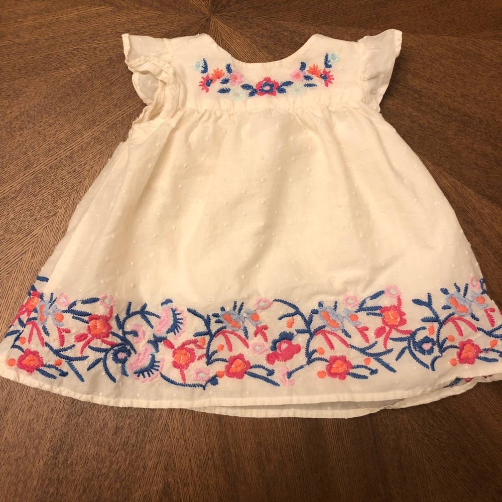 Gorgeous embroidered Baby GAP dress w/cardigan